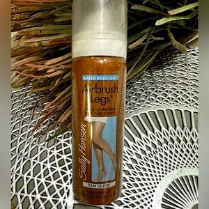Sally Hansen Airbrush Legs “tan glow” 1.5oz